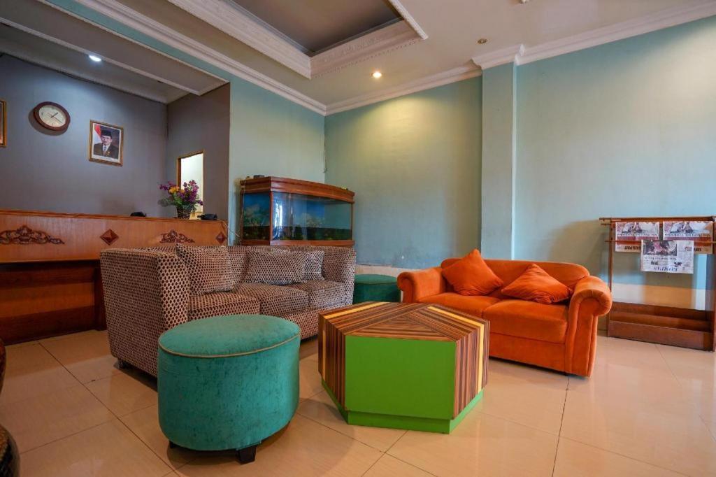 Hotel Oyo 1273 Belvena Palembang