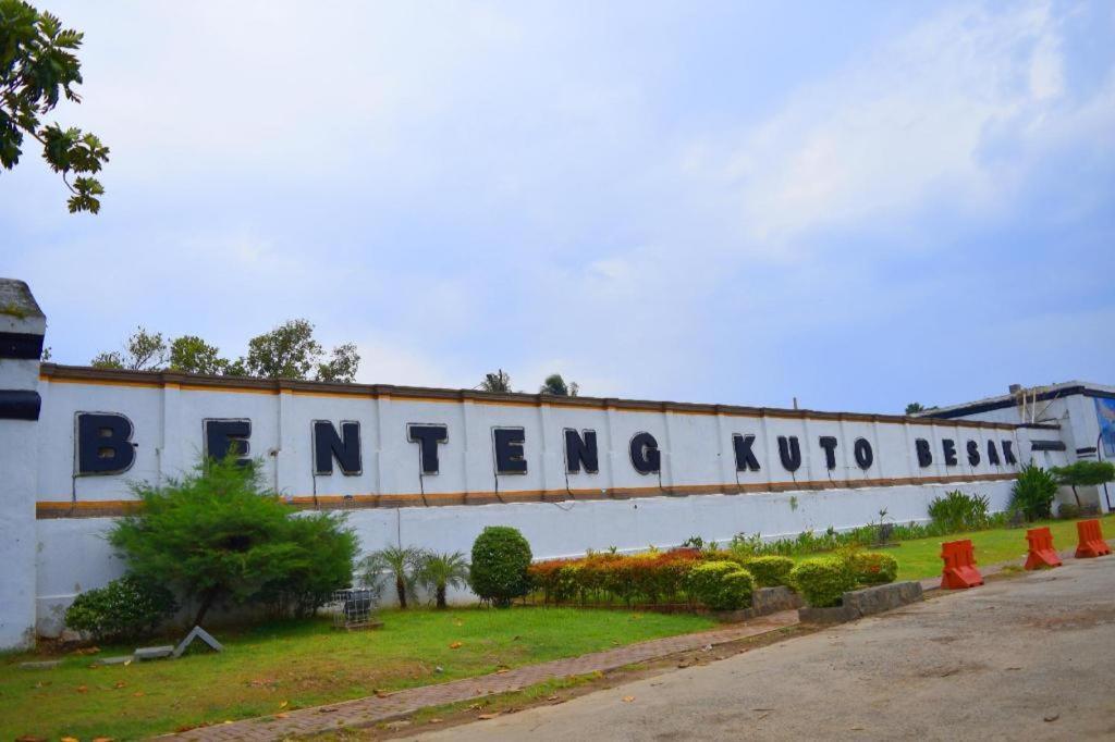 Hotel Oyo 1273 Belvena 2*